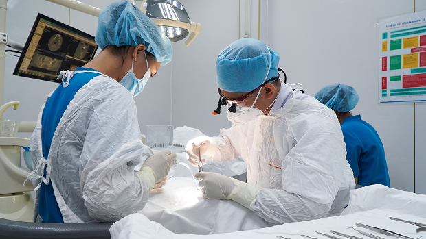 Dr. Quang Linh Is Dedicated To Every Treatment.