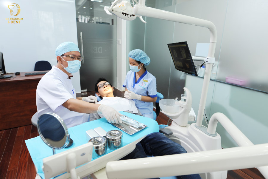 làm răng sứ mất bao lâu